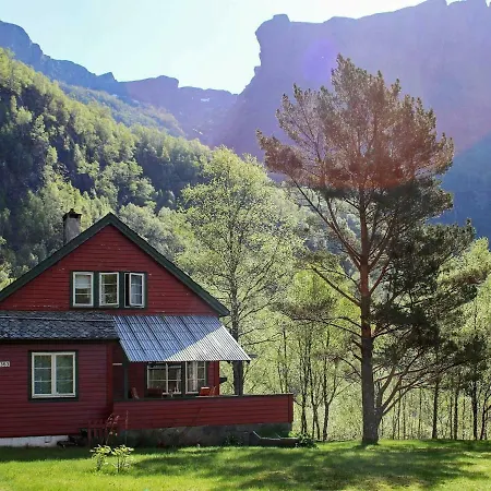 Holiday Etne V Holiday home Etnesjoen